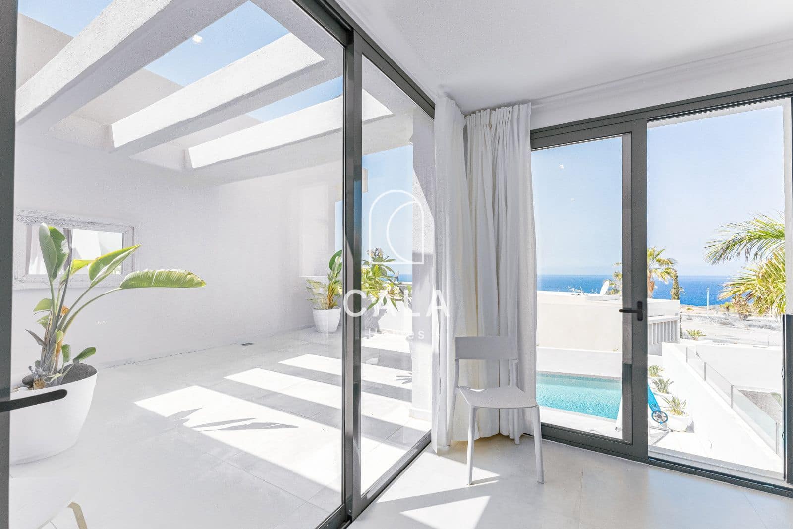 3 bedroom Villa for sale in La Caleta Adeje with pool garage - € 1,395,000 (Ref: 8389949)