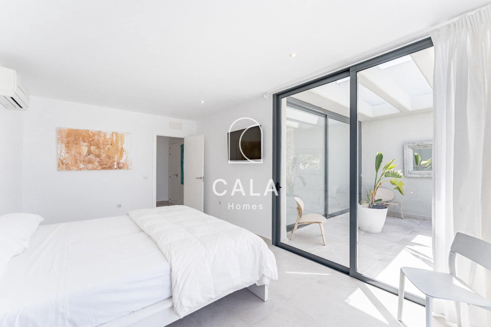 3 bedroom Villa for sale in La Caleta Adeje with pool garage - € 1,395,000 (Ref: 8389949)