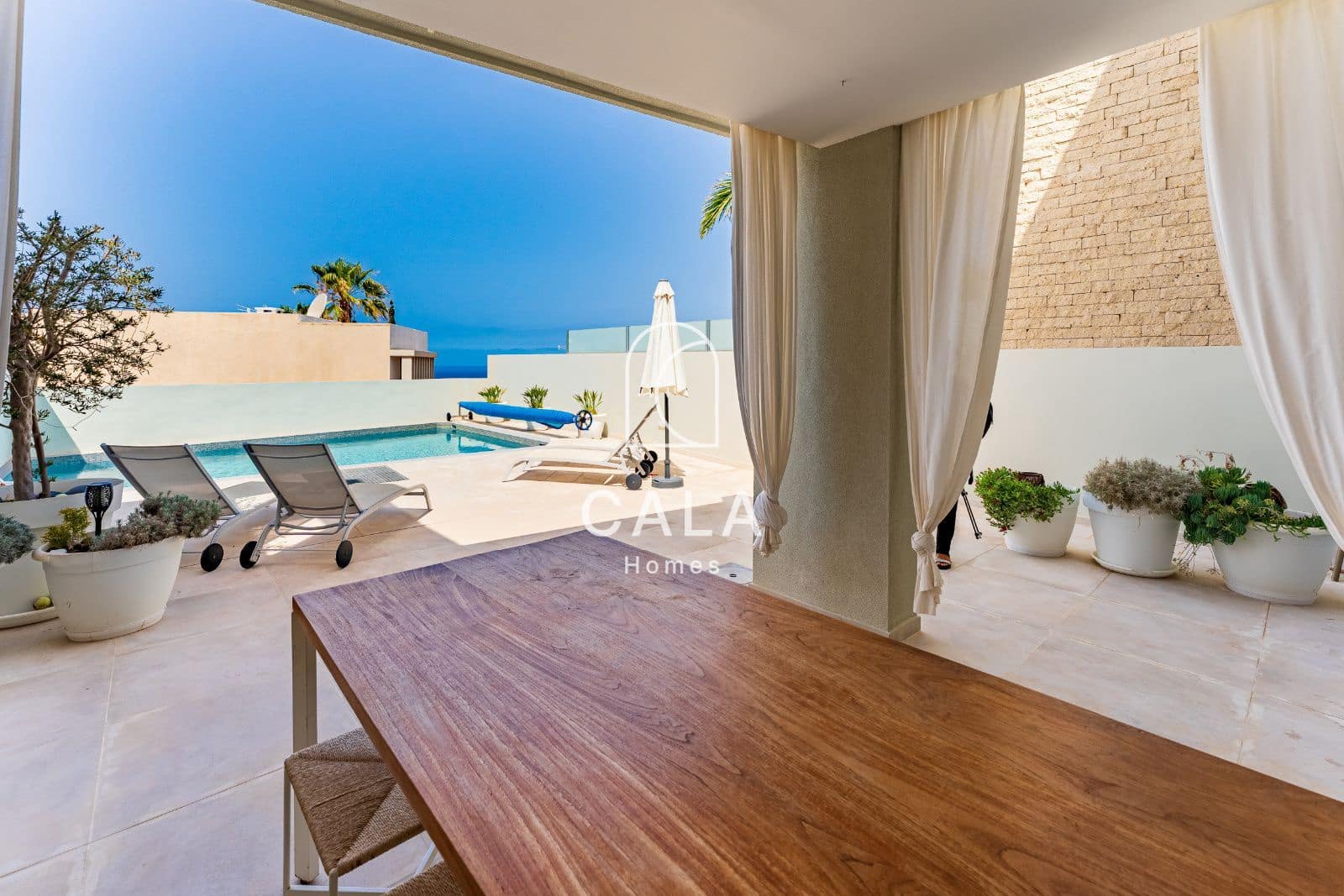 3 bedroom Villa for sale in La Caleta Adeje with pool garage - € 1,395,000 (Ref: 8389949)