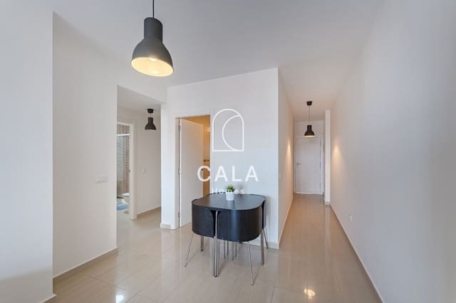 2 makuuhuone Asunto myytävänä paikassa Playa de Fañabé Alto, Adeje mukana uima-altaan 
autotalli - 329 000 € (Ref: 8439431)