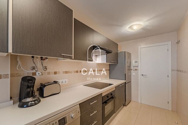 2 makuuhuone Asunto myytävänä paikassa Playa de Fañabé Alto, Adeje mukana uima-altaan 
autotalli - 329 000 € (Ref: 8439431)