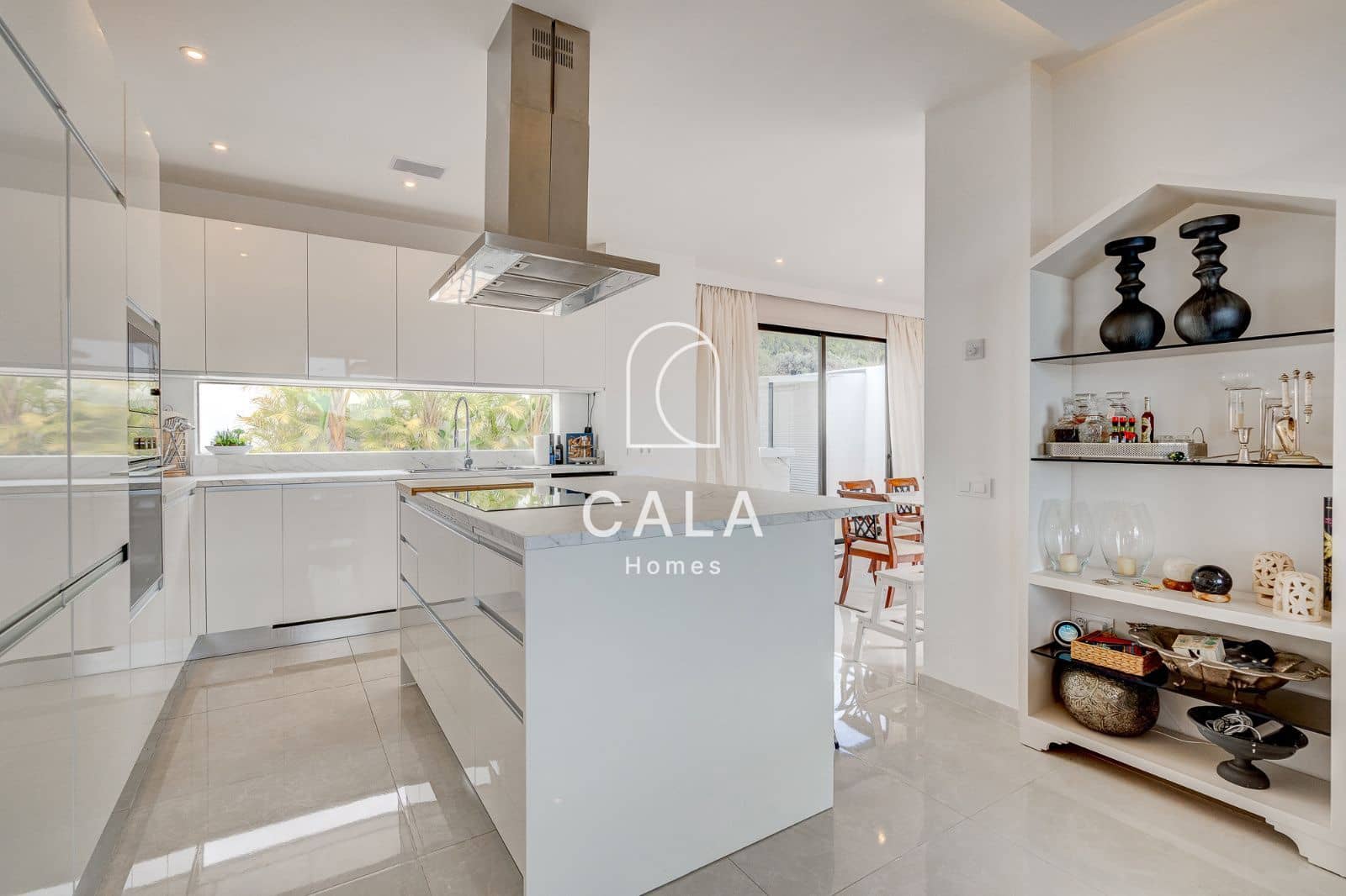 5 chambre Villa/Maison à vendre à Costa Adeje avec piscine garage - 1 800 000 € (Ref: 8439970)