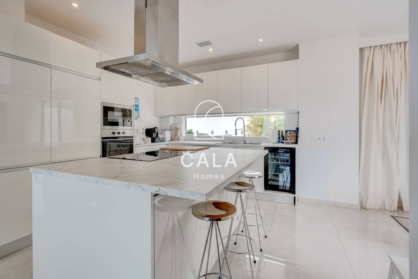 5 chambre Villa/Maison à vendre à Costa Adeje avec piscine garage - 1 800 000 € (Ref: 8439970)