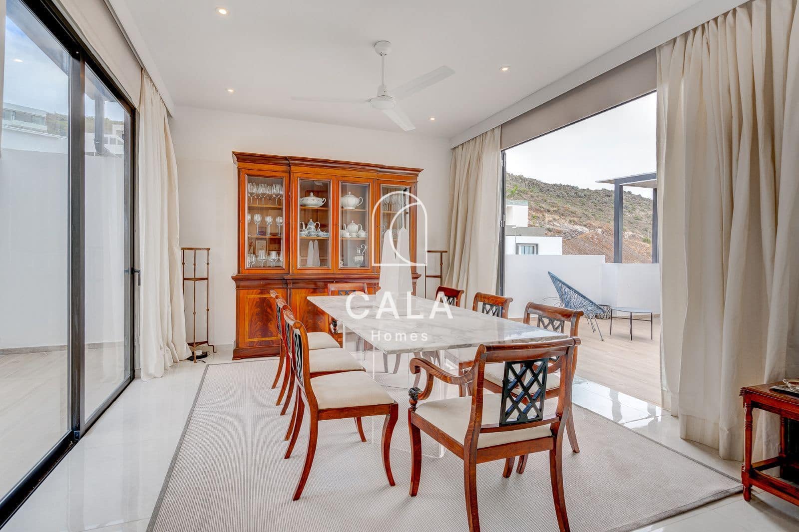 5 chambre Villa/Maison à vendre à Costa Adeje avec piscine garage - 1 800 000 € (Ref: 8439970)