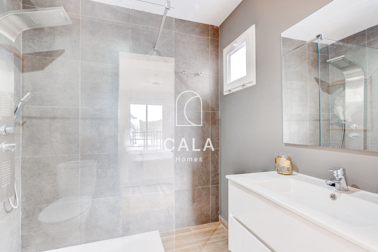 5 chambre Villa/Maison à vendre à Costa Adeje avec piscine garage - 1 800 000 € (Ref: 8439970)