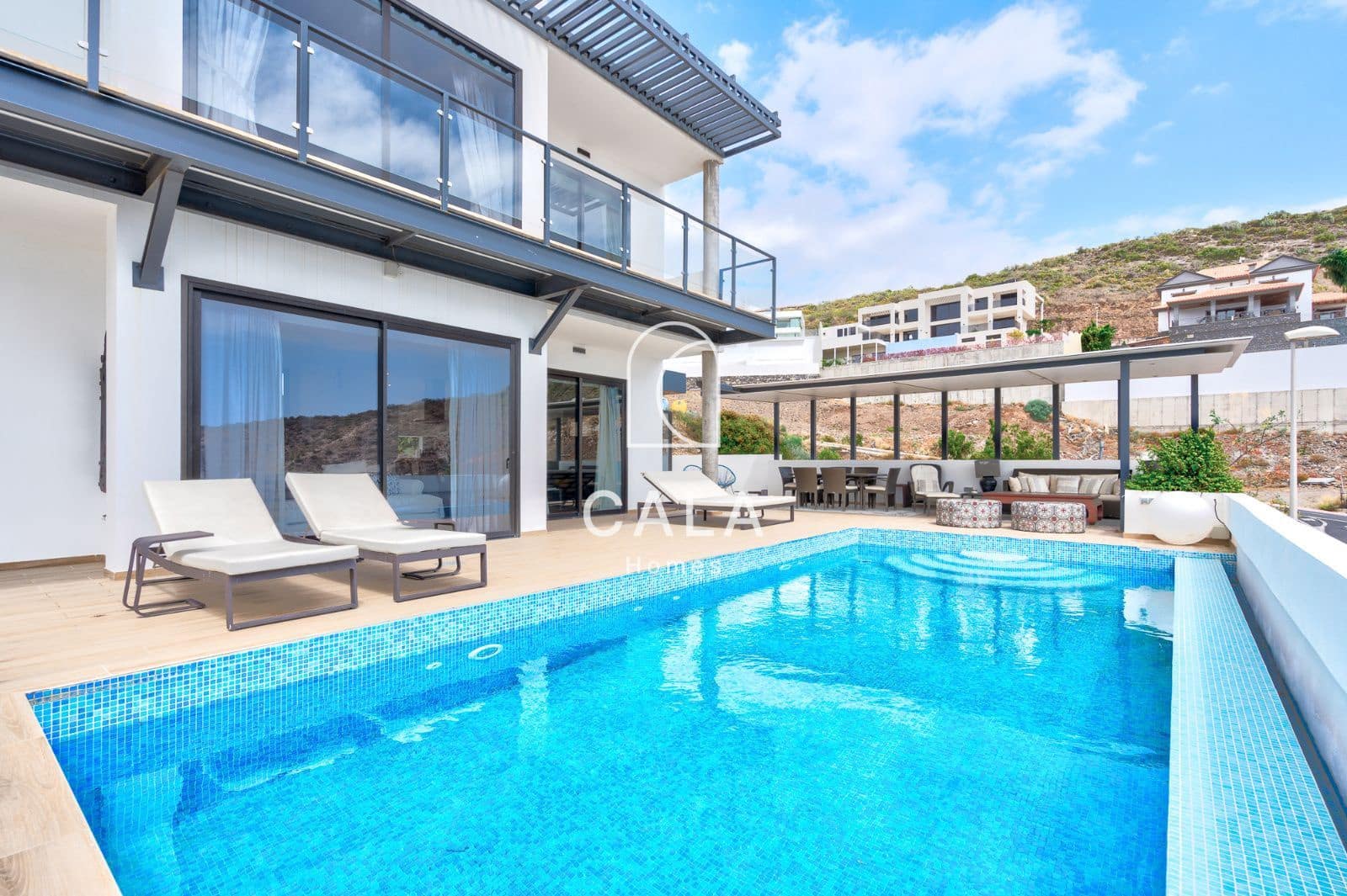 5 chambre Villa/Maison à vendre à Costa Adeje avec piscine garage - 1 800 000 € (Ref: 8439970)