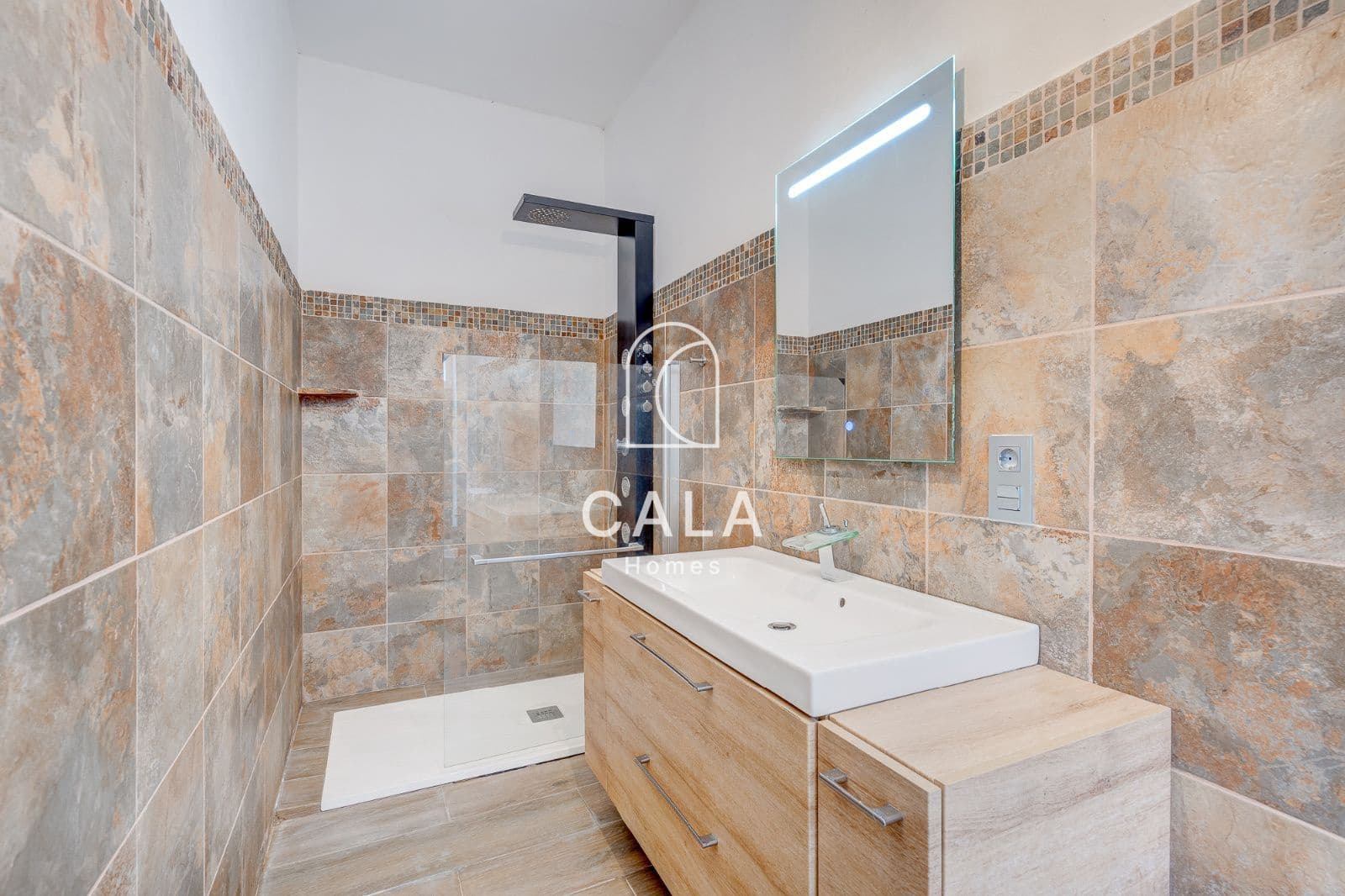 5 chambre Villa/Maison à vendre à Costa Adeje avec piscine garage - 1 800 000 € (Ref: 8439970)