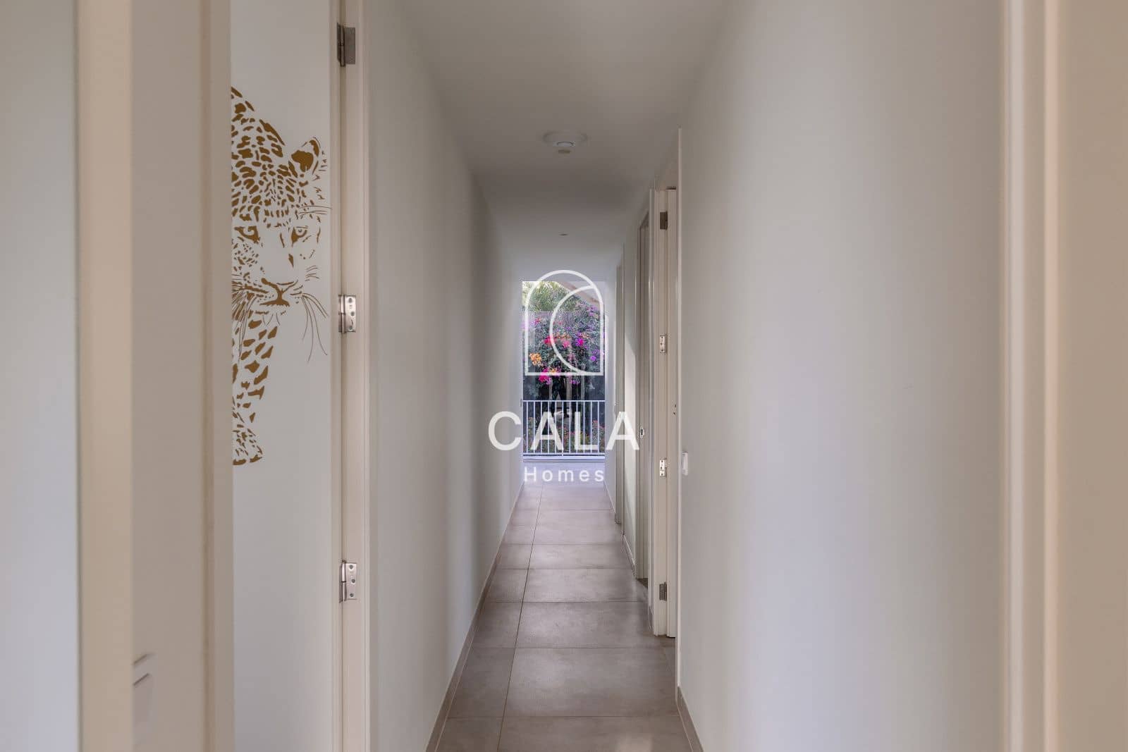 5 quarto Moradia para venda em Guia de Isora com piscina garagem - 3 500 000 € (Ref: 8479999)
