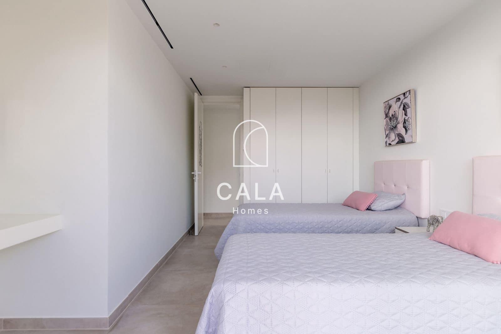 5 quarto Moradia para venda em Guia de Isora com piscina garagem - 3 500 000 € (Ref: 8479999)