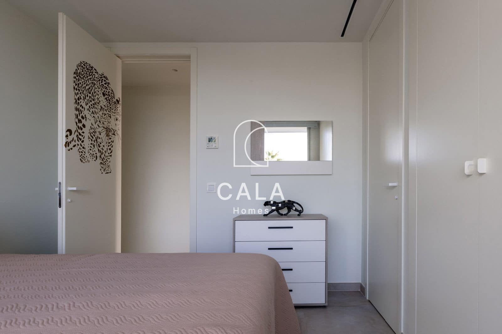 5 quarto Moradia para venda em Guia de Isora com piscina garagem - 3 500 000 € (Ref: 8479999)