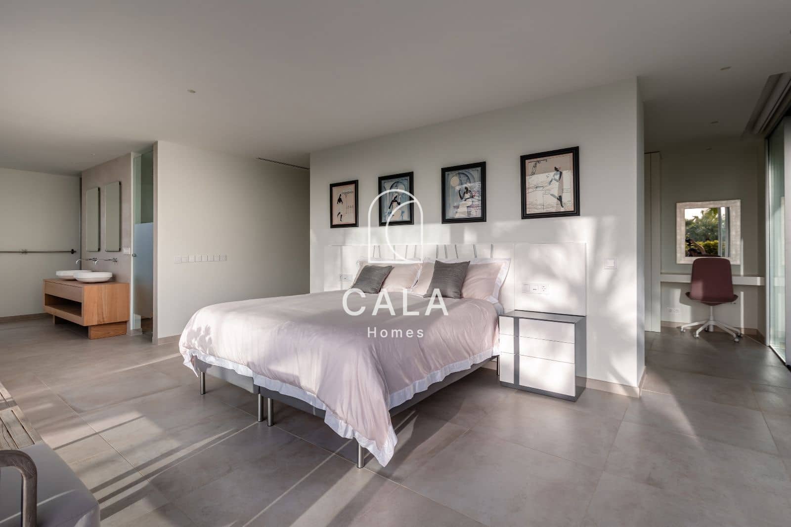5 quarto Moradia para venda em Guia de Isora com piscina garagem - 3 500 000 € (Ref: 8479999)