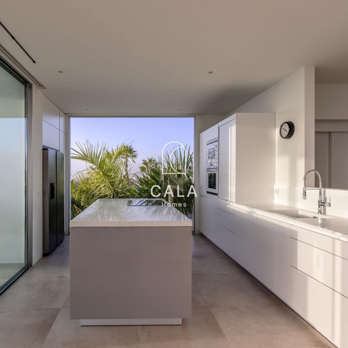 5 quarto Moradia para venda em Guia de Isora com piscina garagem - 3 500 000 € (Ref: 8479999)