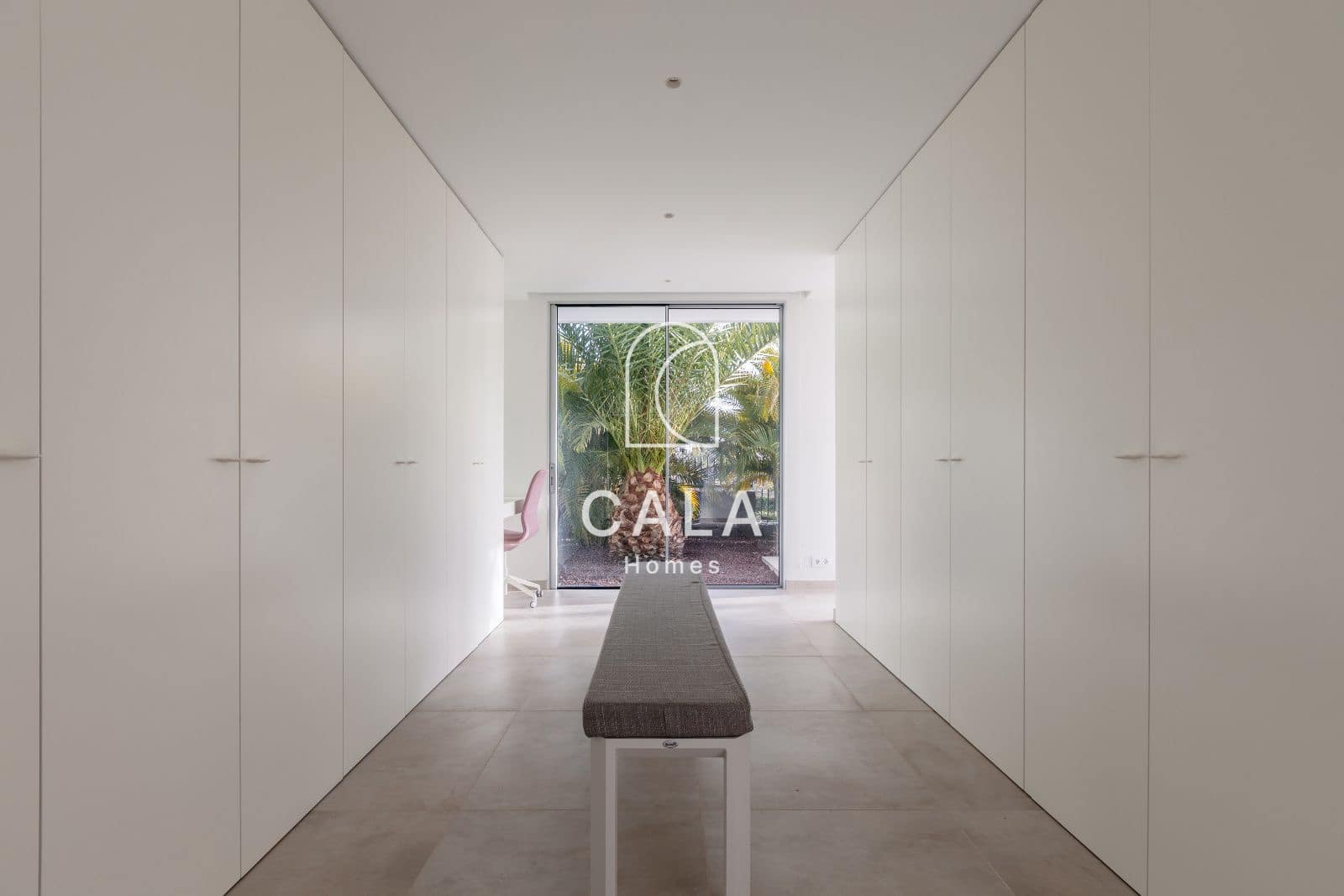 5 quarto Moradia para venda em Guia de Isora com piscina garagem - 3 500 000 € (Ref: 8479999)