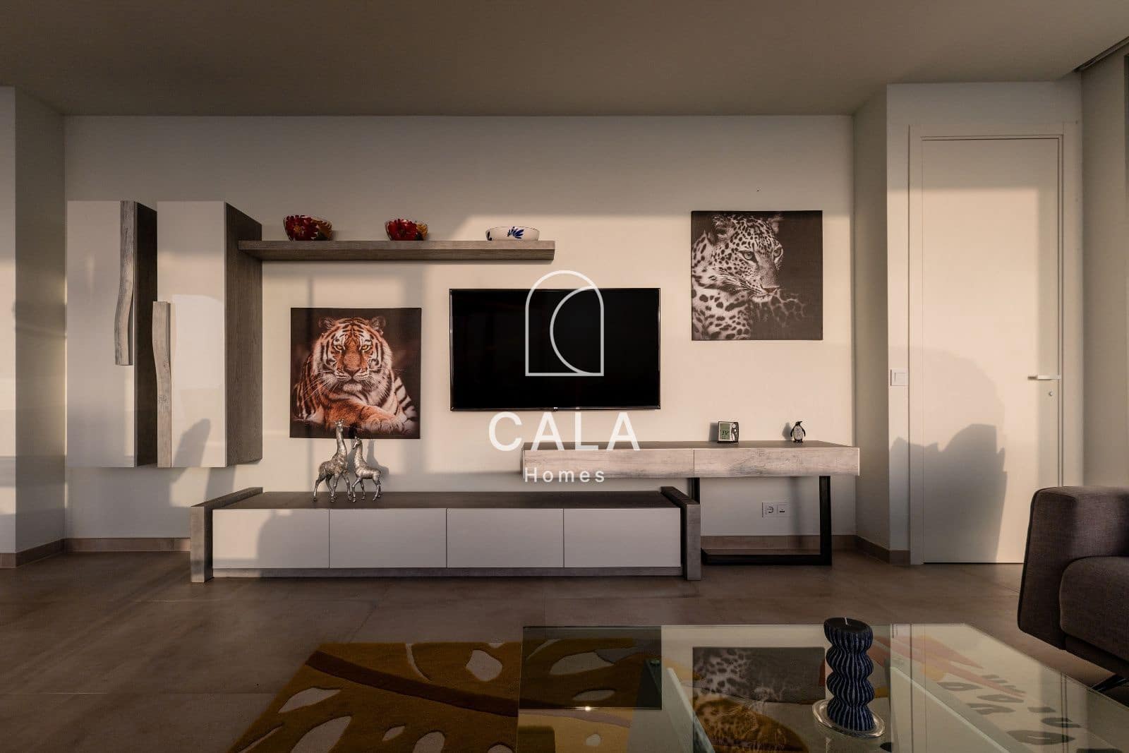 5 quarto Moradia para venda em Guia de Isora com piscina garagem - 3 500 000 € (Ref: 8479999)