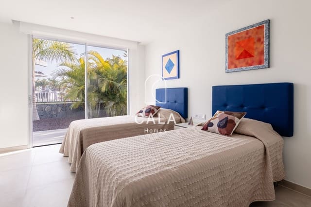 5 quarto Moradia para venda em Guía de Isora com piscina garagem - 3 500 000 € (Ref: 8479999)