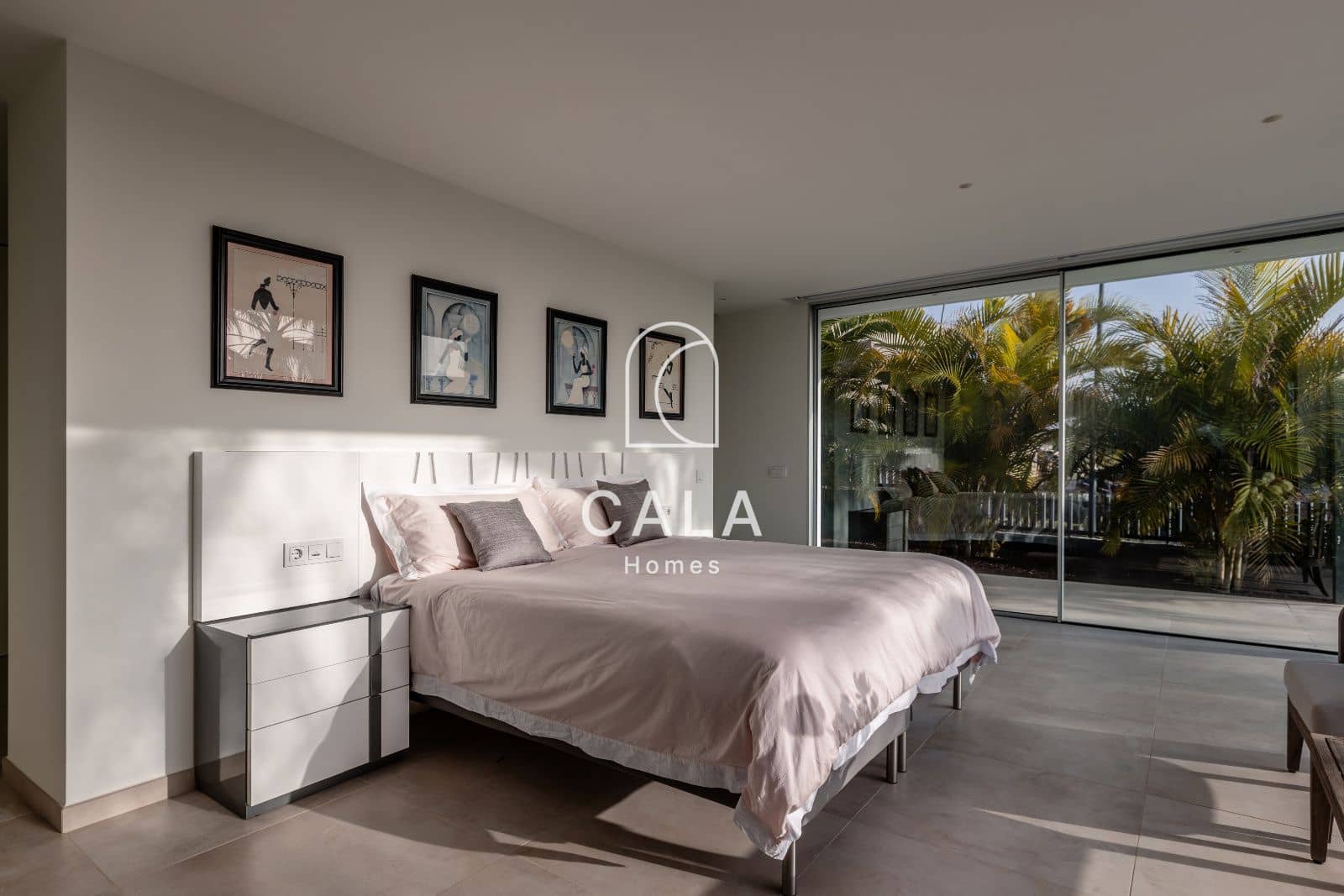 5 quarto Moradia para venda em Guia de Isora com piscina garagem - 3 500 000 € (Ref: 8479999)