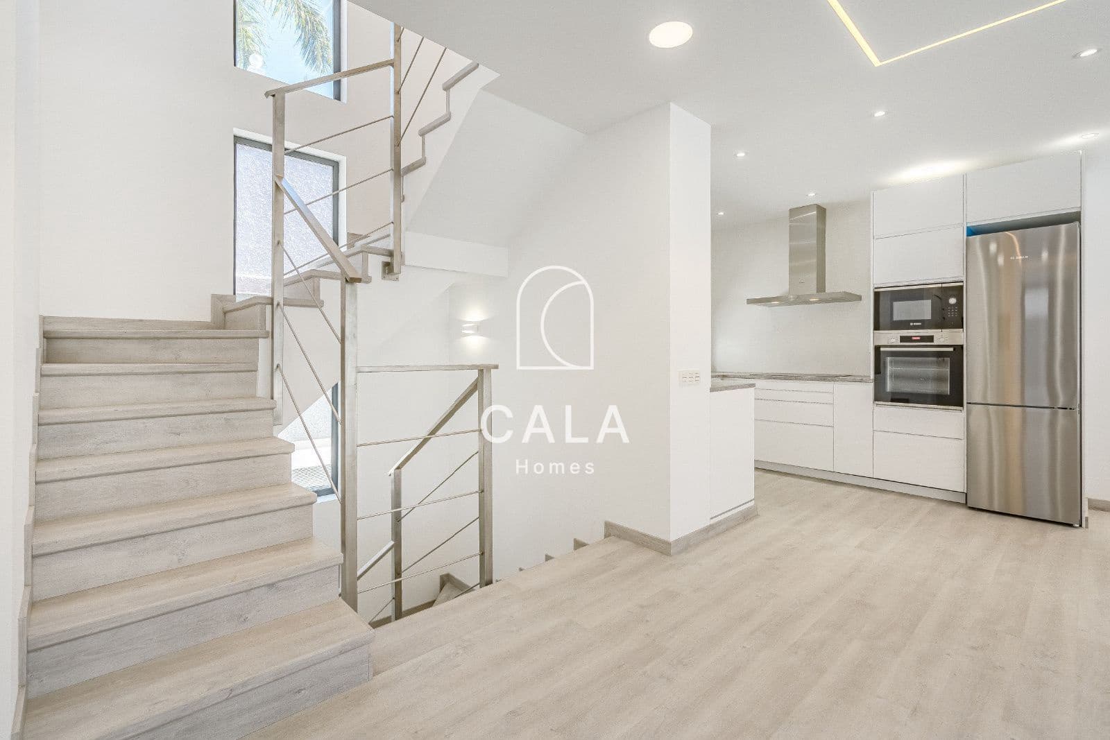 4 makuuhuone Huvila myytävänä paikassa El Madronal mukana uima-altaan 
autotalli - 1 800 000 € (Ref: 8600706)