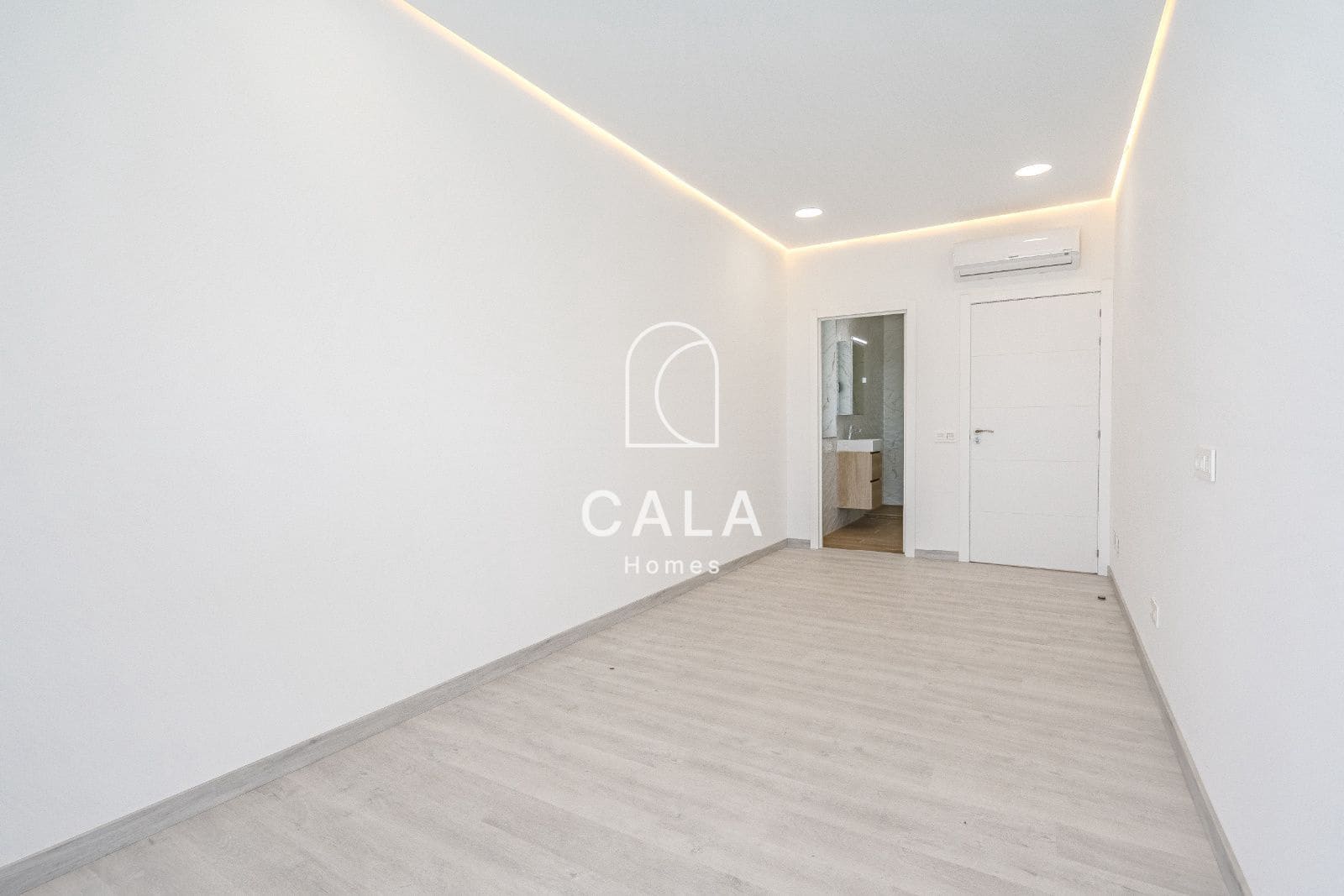 4 makuuhuone Huvila myytävänä paikassa El Madronal mukana uima-altaan 
autotalli - 1 800 000 € (Ref: 8600706)