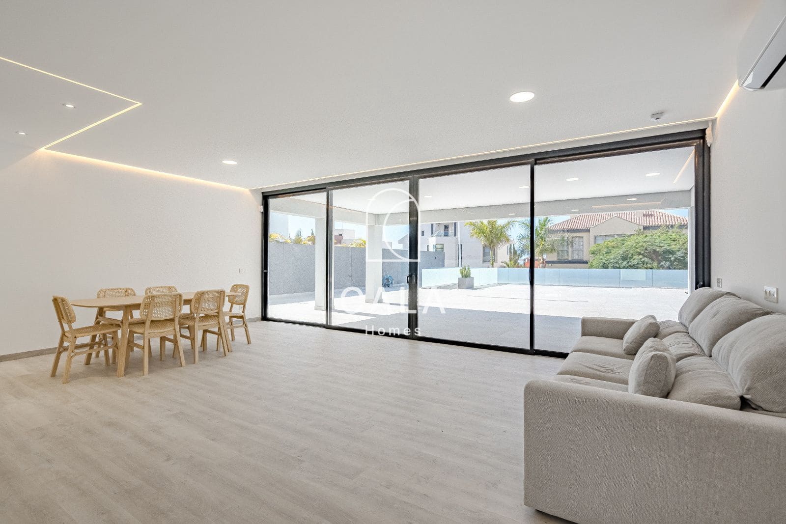 4 makuuhuone Huvila myytävänä paikassa El Madronal mukana uima-altaan 
autotalli - 1 800 000 € (Ref: 8600706)