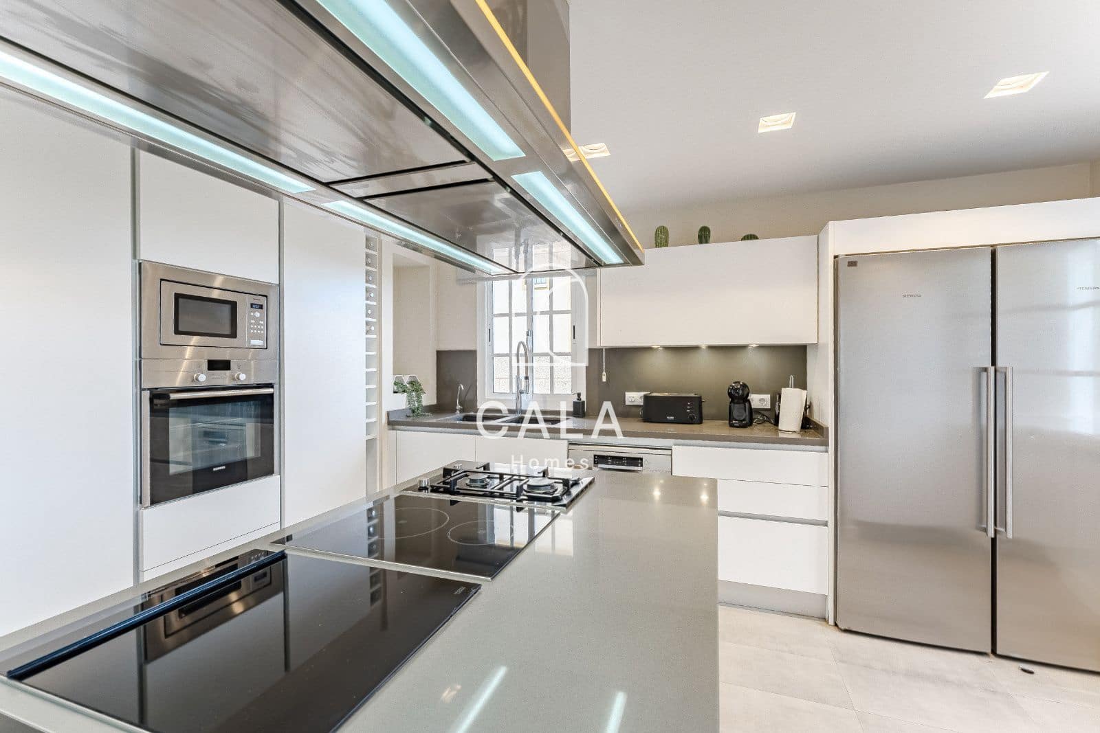 4 chambre Villa/Maison à vendre à Costa Adeje avec piscine garage - 1 499 000 € (Ref: 8611597)