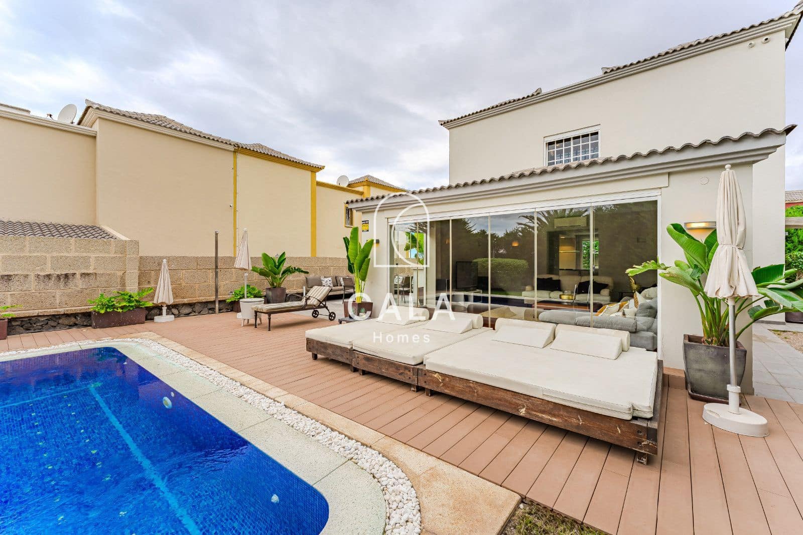 4 chambre Villa/Maison à vendre à Costa Adeje avec piscine garage - 1 499 000 € (Ref: 8611597)