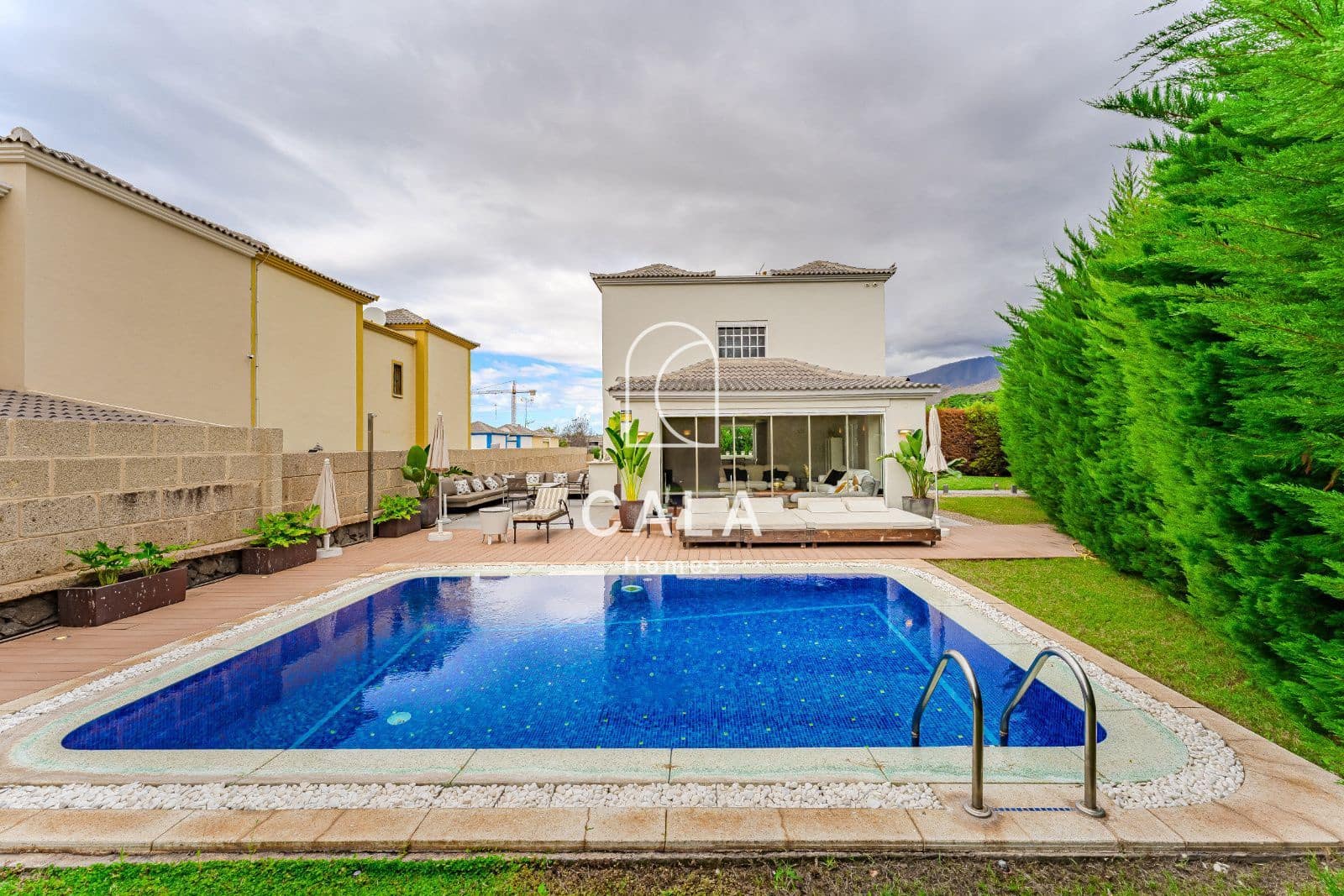 4 chambre Villa/Maison à vendre à Costa Adeje avec piscine garage - 1 499 000 € (Ref: 8611597)