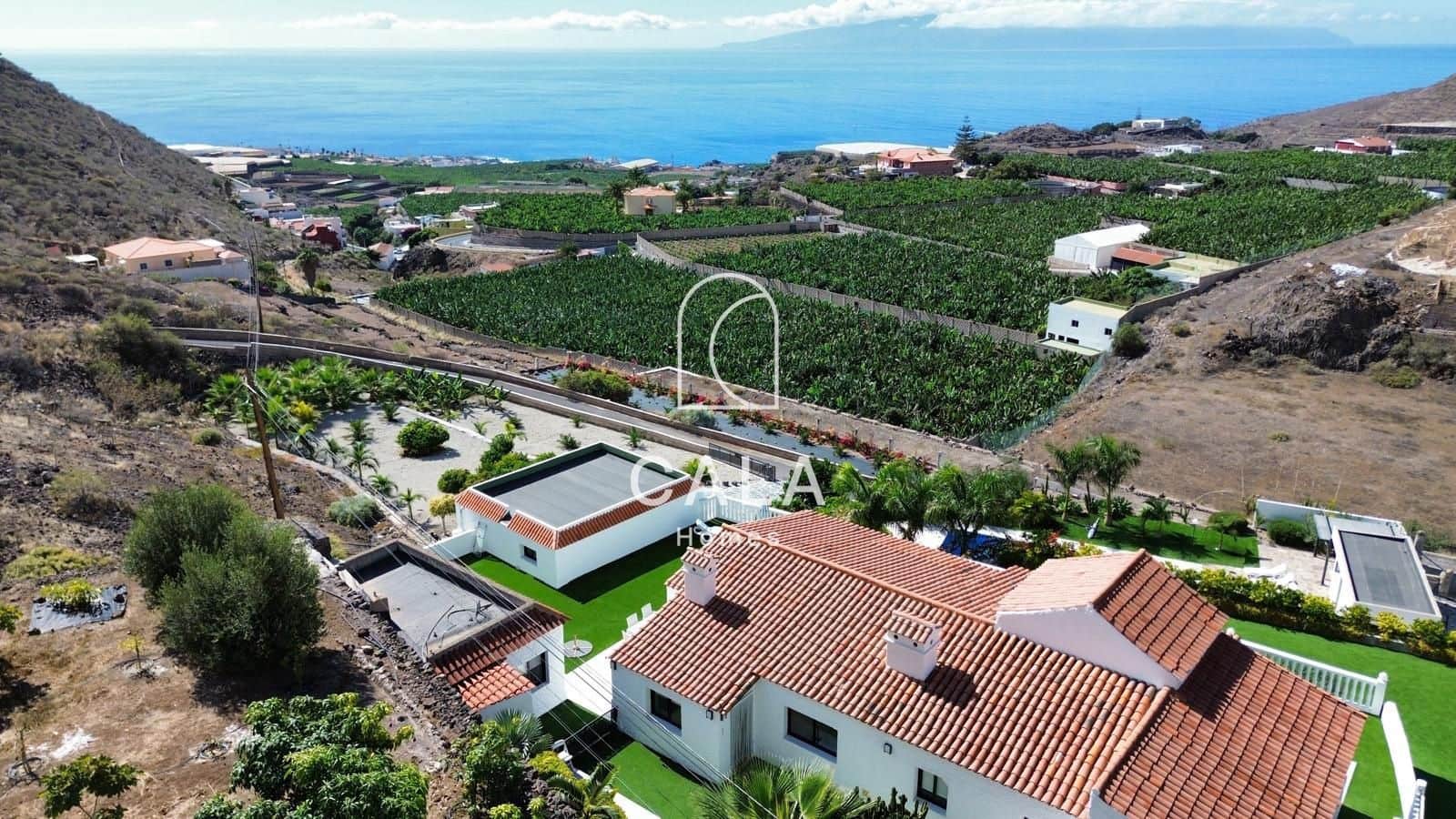 5 soverom Villa til salgs i Los Gigantes med svømmebasseng garasje - € 1 950 000 (Ref: 8620863)