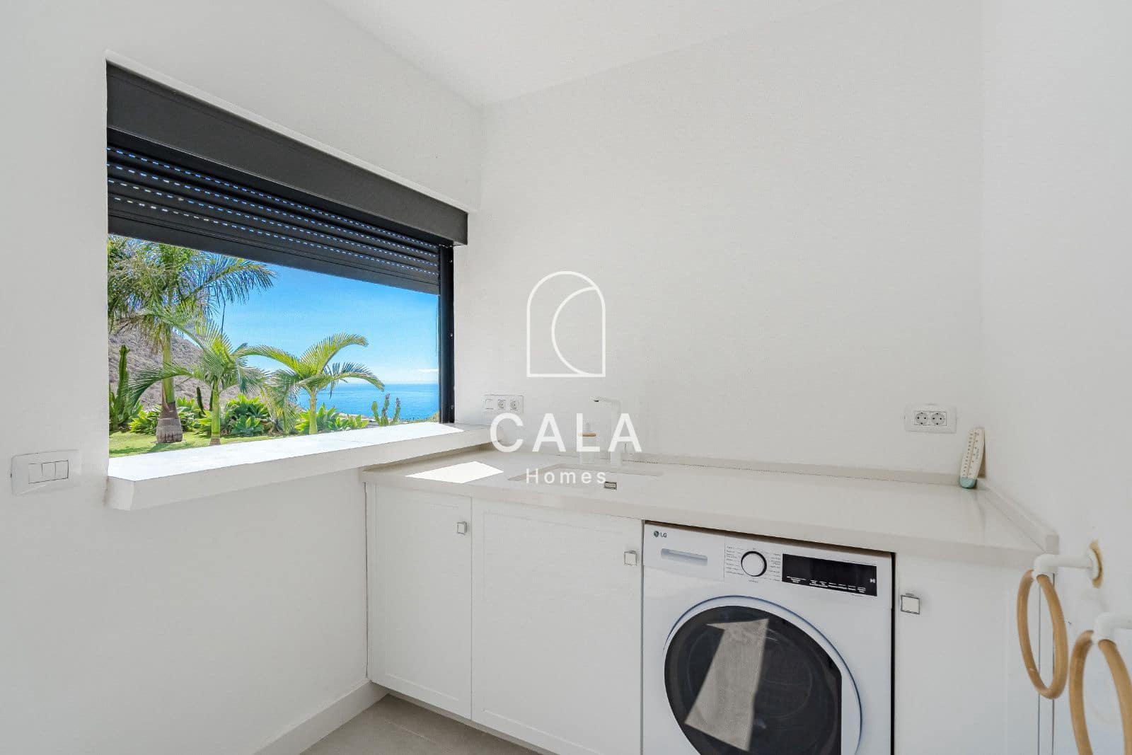 5 soverom Villa til salgs i Los Gigantes med svømmebasseng garasje - € 1 950 000 (Ref: 8620863)