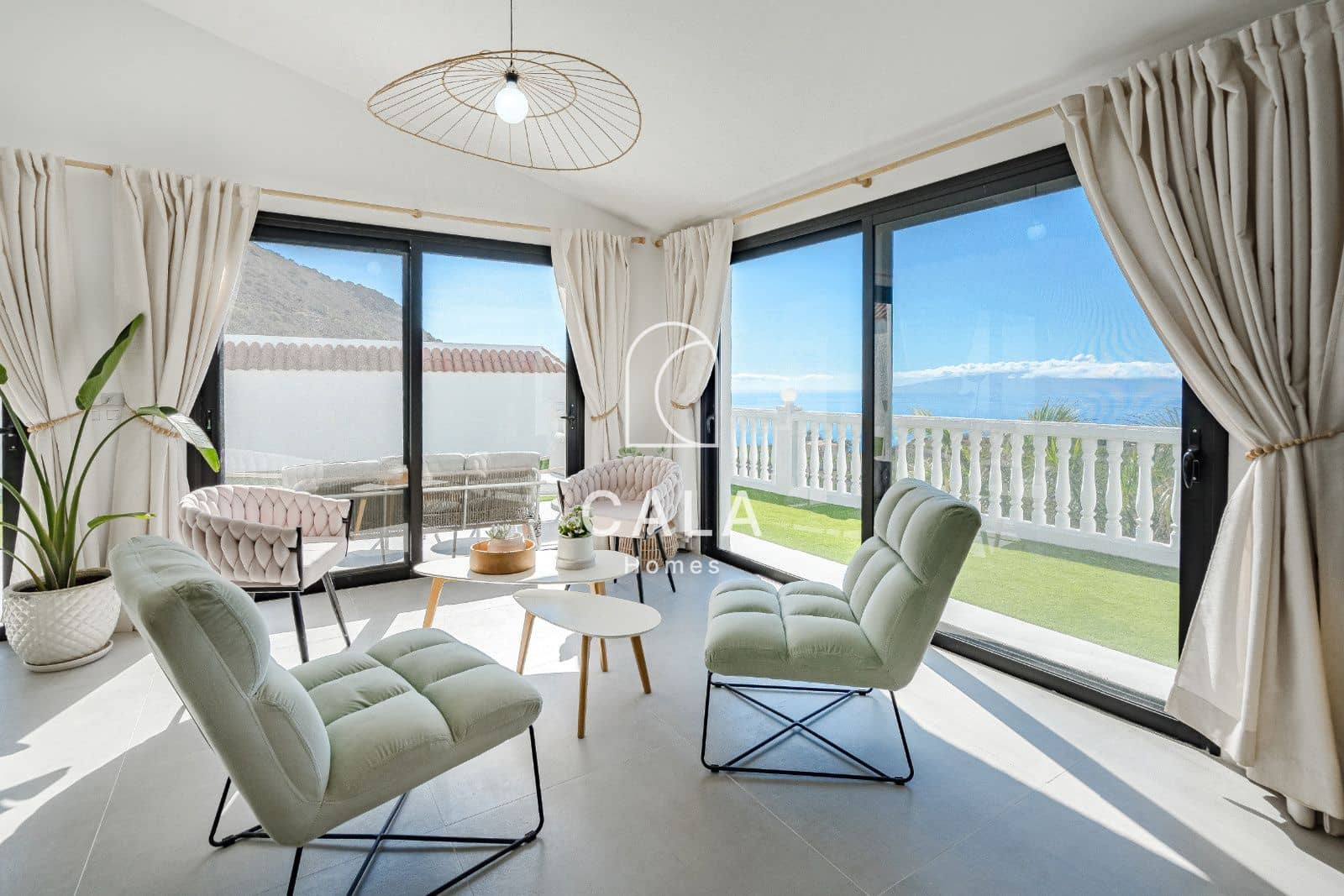 5 soverom Villa til salgs i Los Gigantes med svømmebasseng garasje - € 1 950 000 (Ref: 8620863)