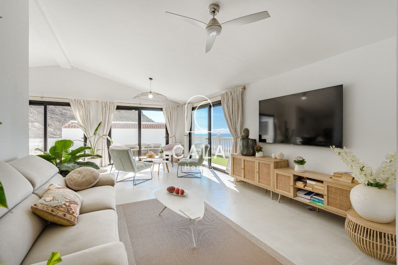 5 soverom Villa til salgs i Los Gigantes med svømmebasseng garasje - € 1 950 000 (Ref: 8620863)