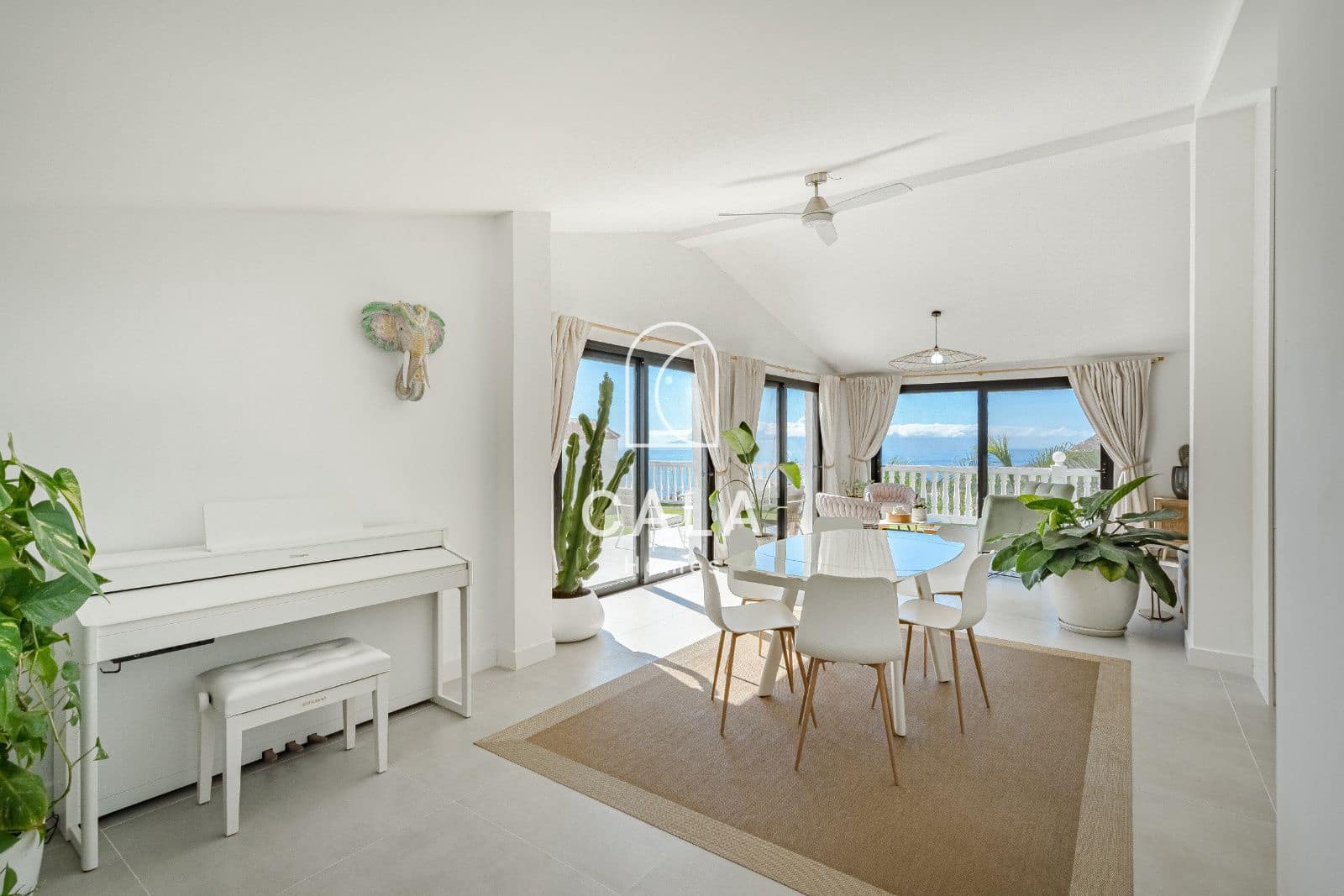 5 soverom Villa til salgs i Los Gigantes med svømmebasseng garasje - € 1 950 000 (Ref: 8620863)