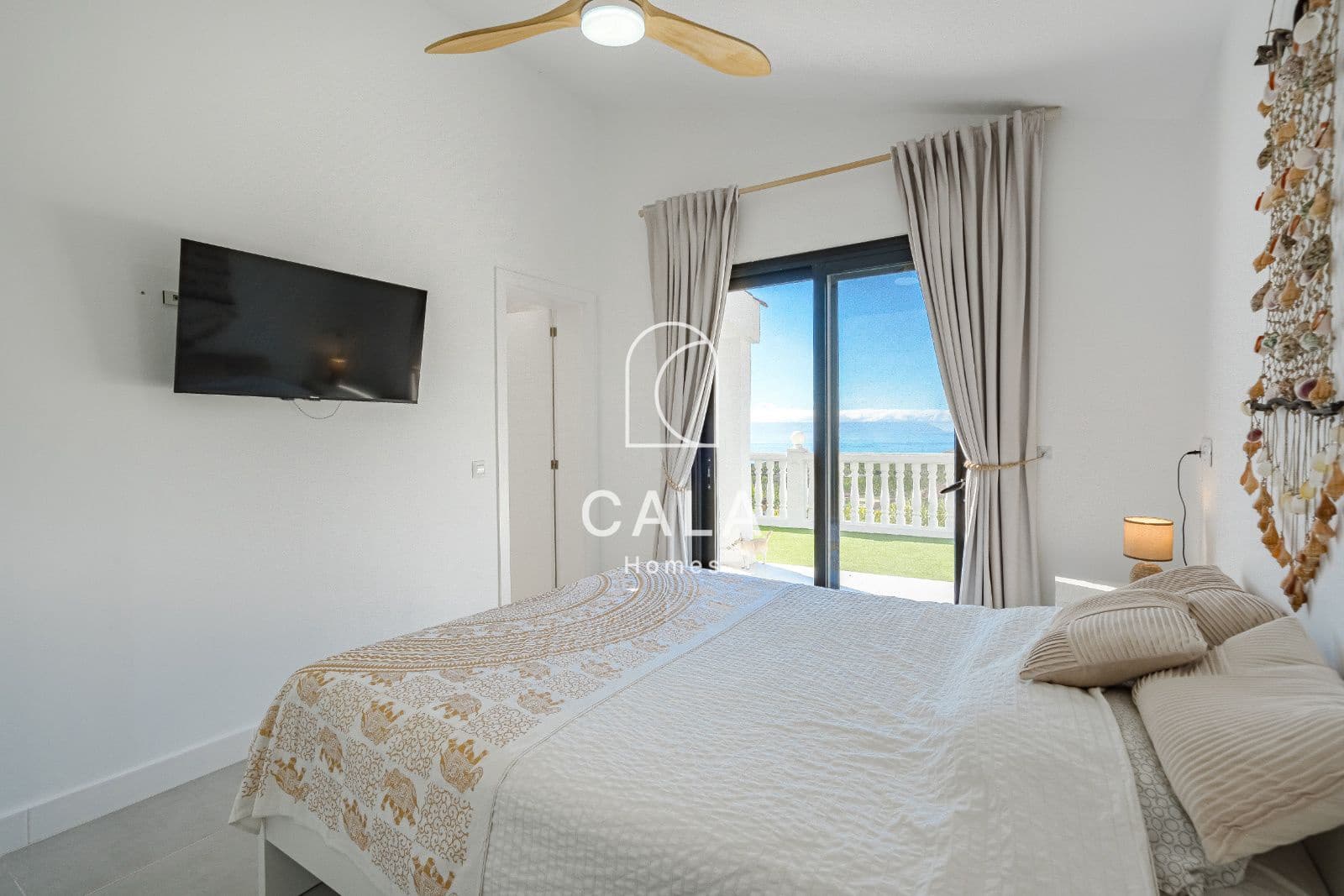 5 soverom Villa til salgs i Los Gigantes med svømmebasseng garasje - € 1 950 000 (Ref: 8620863)