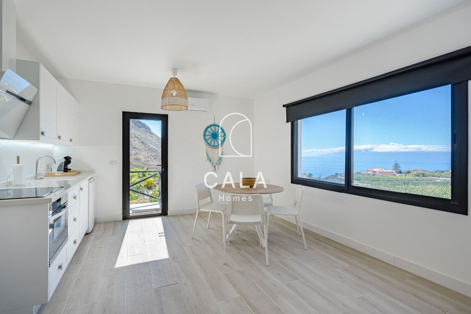 5 soverom Villa til salgs i Los Gigantes med svømmebasseng garasje - € 1 950 000 (Ref: 8620863)