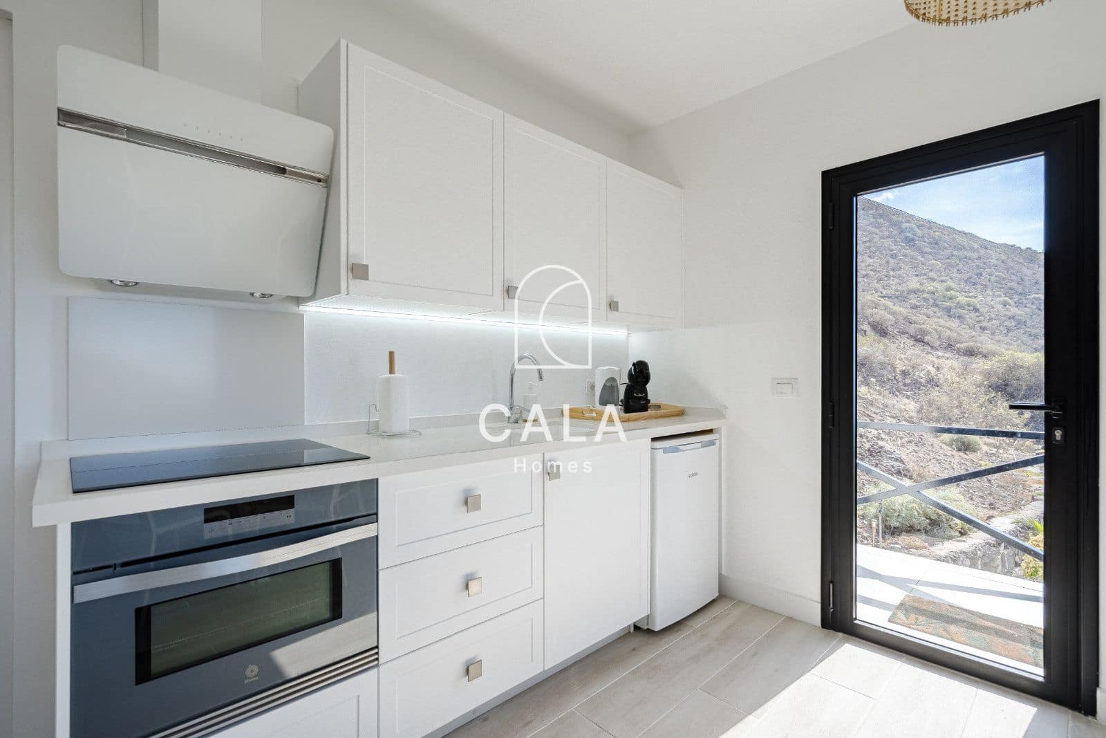 5 soverom Villa til salgs i Los Gigantes med svømmebasseng garasje - € 1 950 000 (Ref: 8620863)