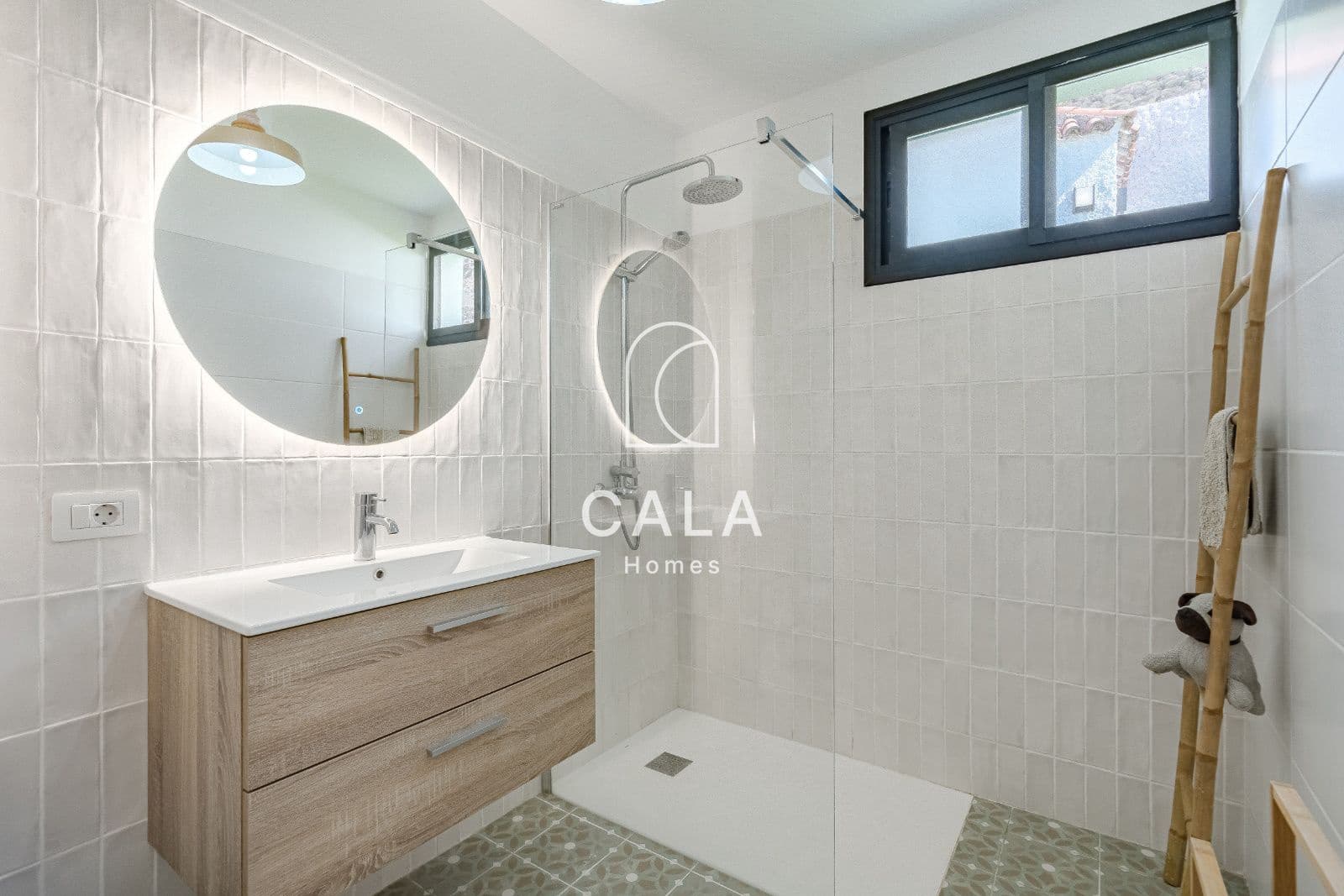 5 soverom Villa til salgs i Los Gigantes med svømmebasseng garasje - € 1 950 000 (Ref: 8620863)