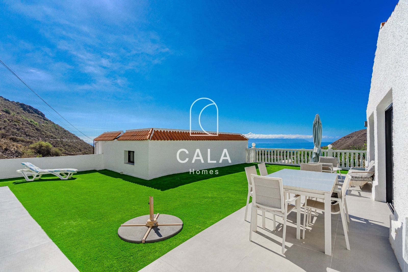 5 soverom Villa til salgs i Los Gigantes med svømmebasseng garasje - € 1 950 000 (Ref: 8620863)