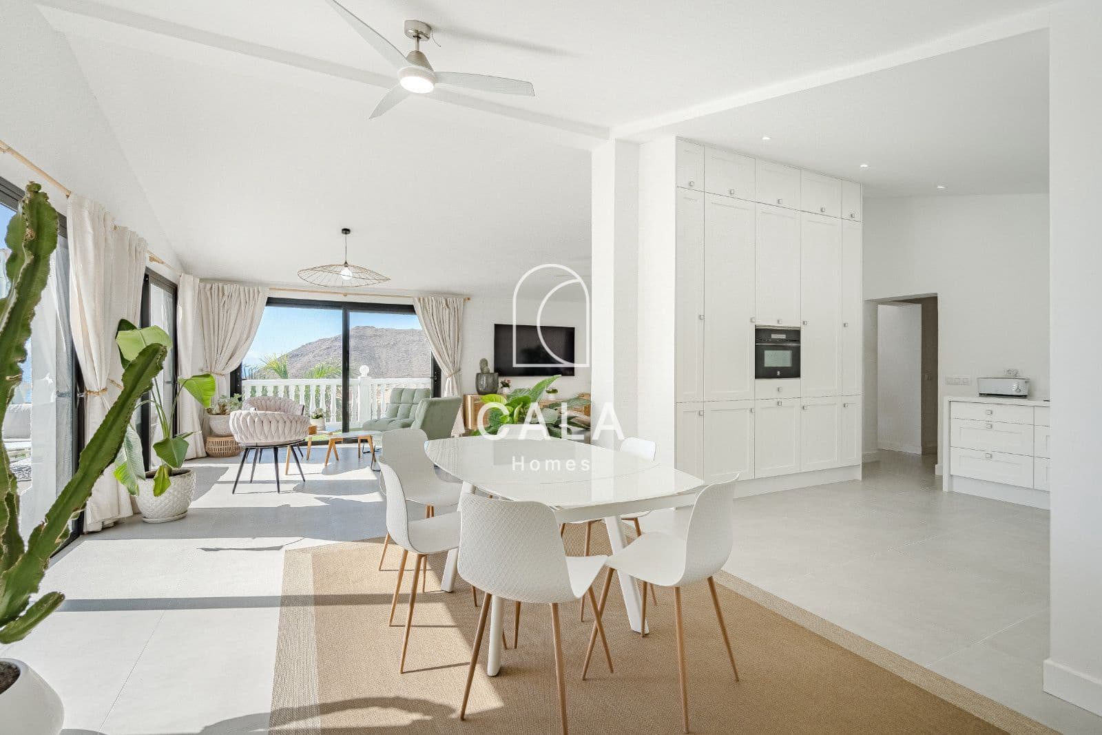 5 soverom Villa til salgs i Los Gigantes med svømmebasseng garasje - € 1 950 000 (Ref: 8620863)