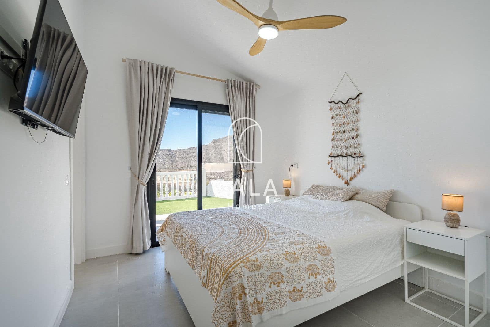 5 soverom Villa til salgs i Los Gigantes med svømmebasseng garasje - € 1 950 000 (Ref: 8620863)