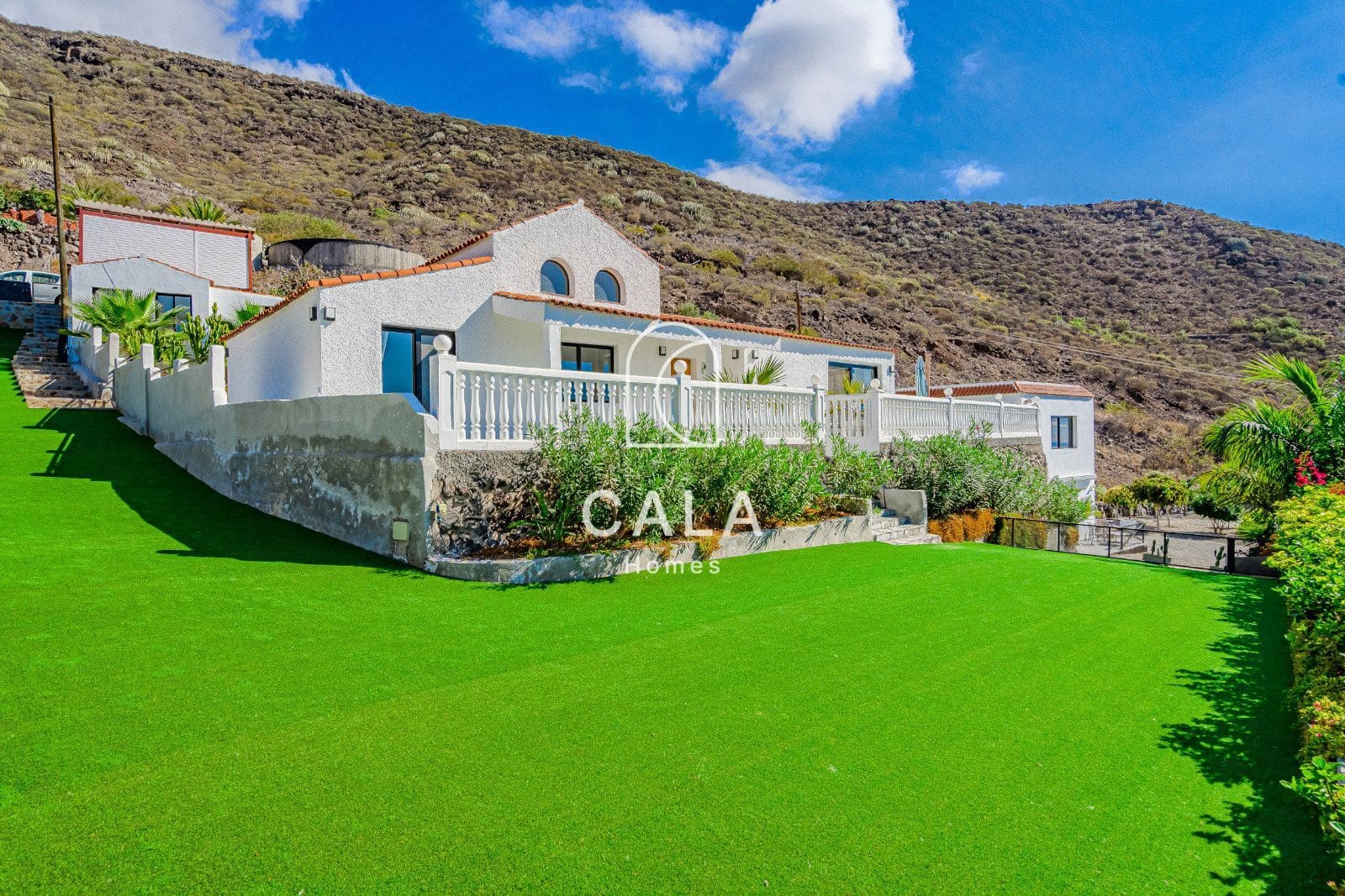 5 soverom Villa til salgs i Los Gigantes med svømmebasseng garasje - € 1 950 000 (Ref: 8620863)