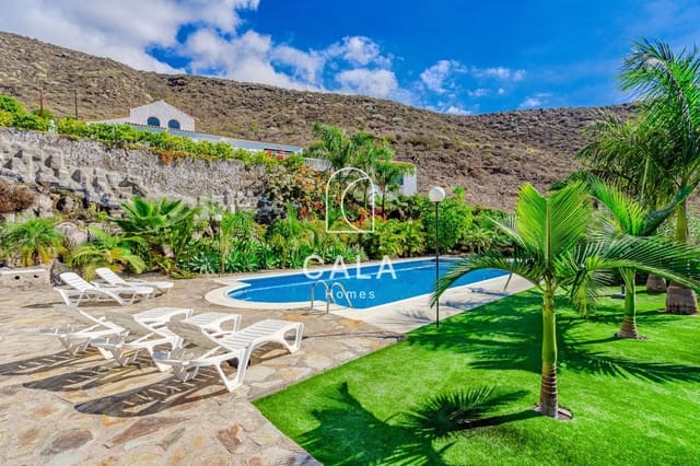 5 slaapkamer Villa te koop in Los Gigantes, Santiago del Teide met zwembad garage - € 1.950.000 (Ref: 8620863)