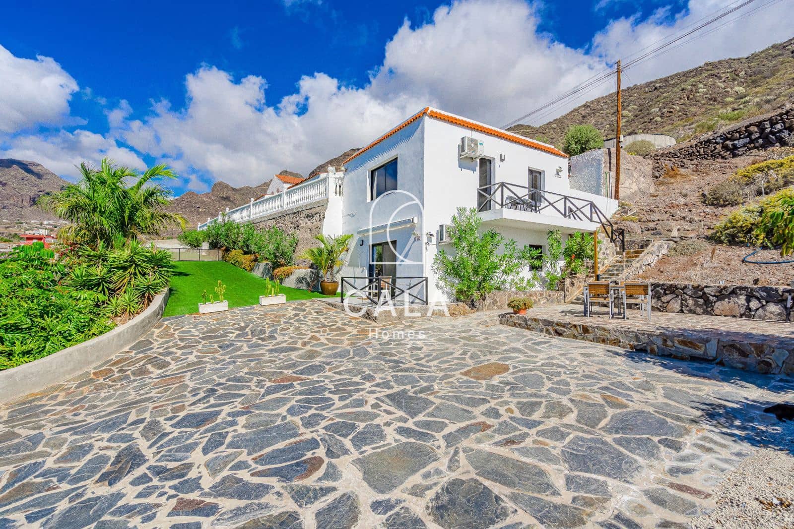 5 soverom Villa til salgs i Los Gigantes med svømmebasseng garasje - € 1 950 000 (Ref: 8620863)