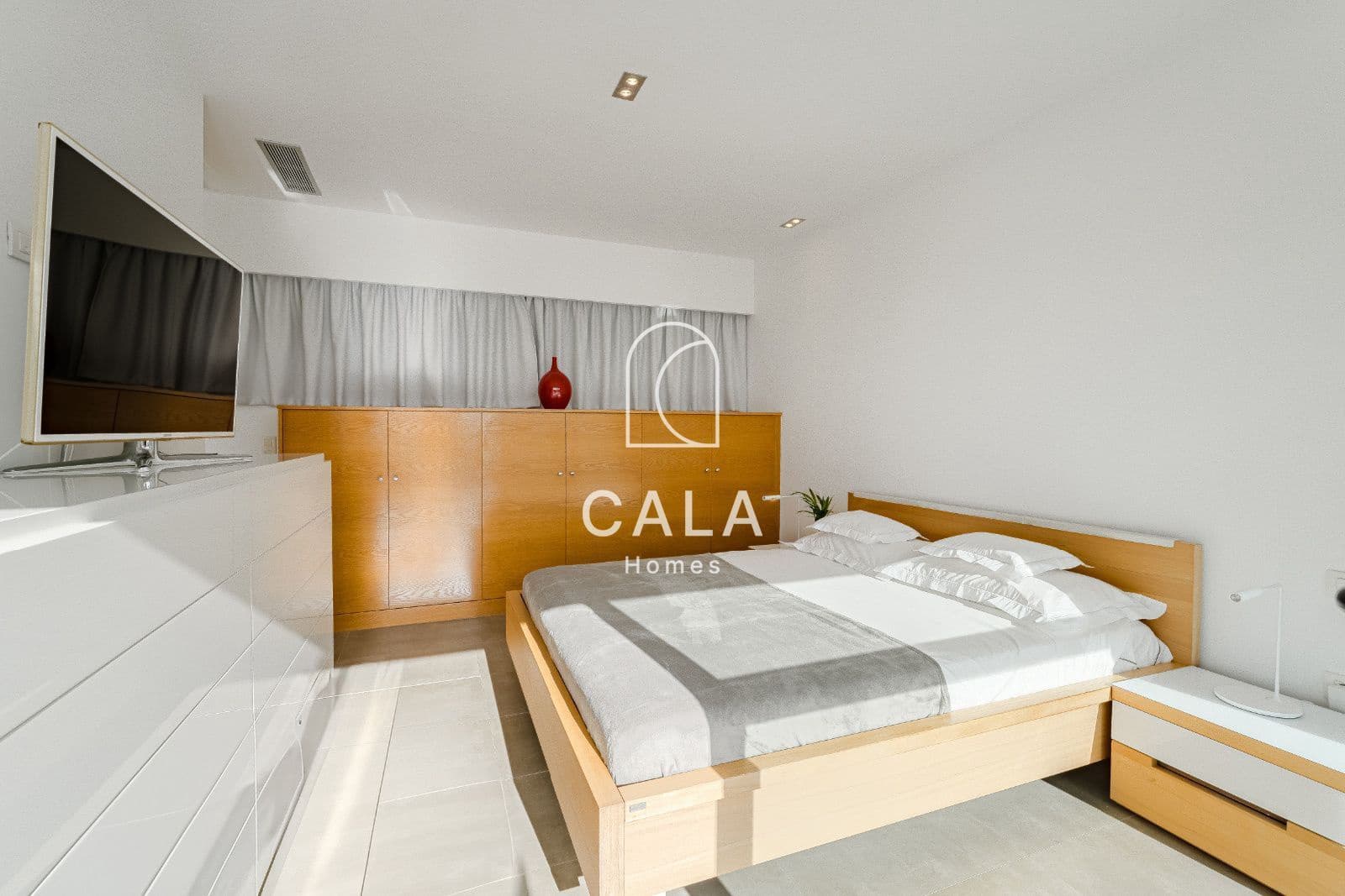 3 makuuhuone Asunto myytävänä paikassa La Caleta Adeje mukana uima-altaan 
autotalli - 1 275 000 € (Ref: 8686701)