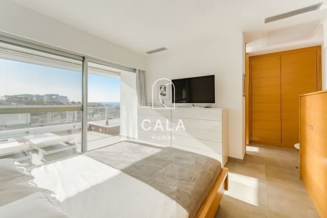 3 makuuhuone Asunto myytävänä paikassa La Caleta Adeje, Adeje mukana uima-altaan 
autotalli - 1 275 000 € (Ref: 8686701)