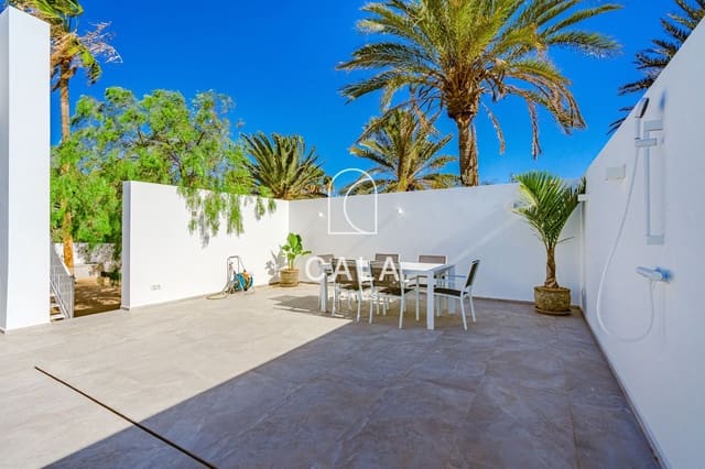 Casa de 2 habitaciones en Costa del Silencio, Arona en venta con piscina garaje - 995.000 € (Ref: 8738590)