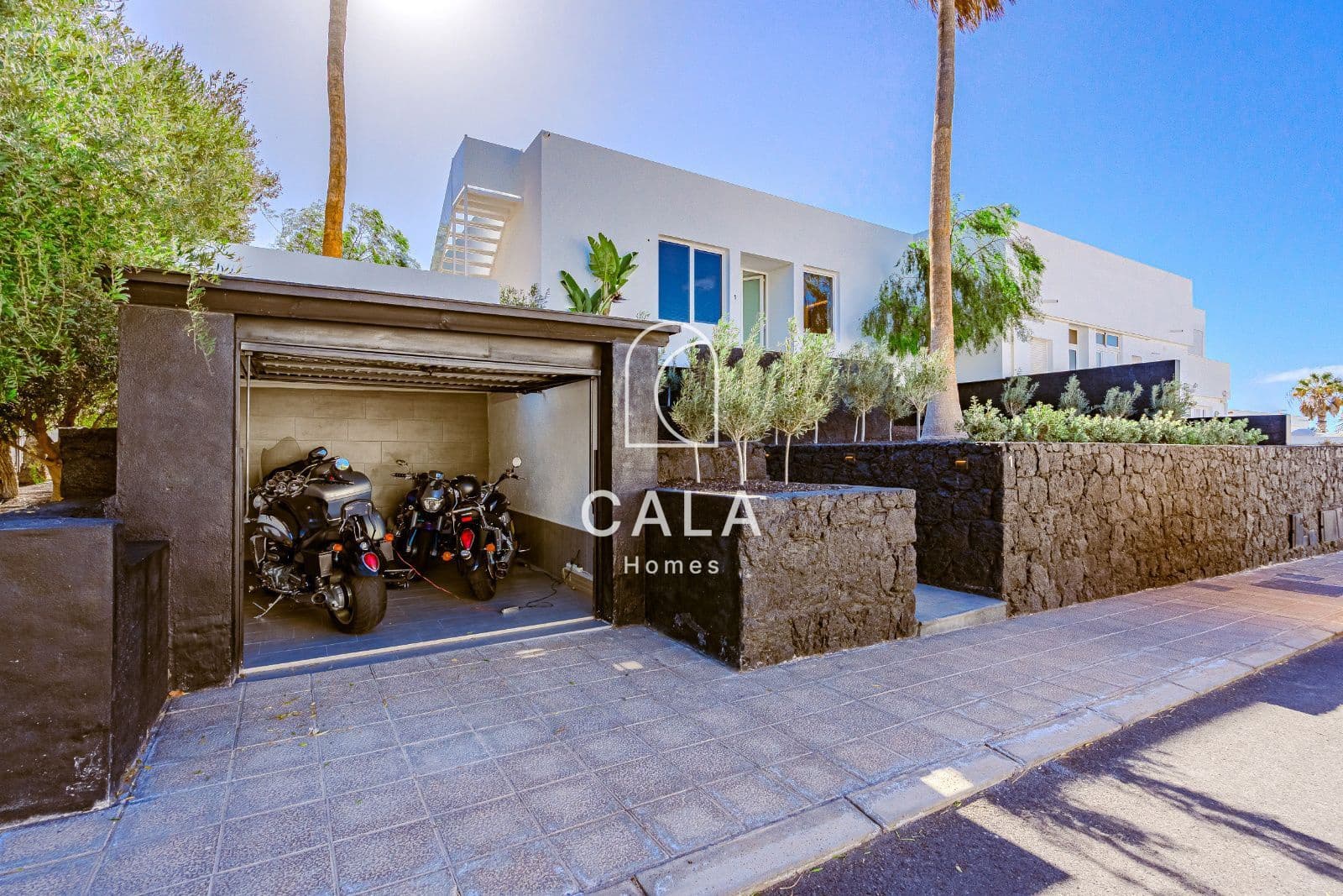 2 quarto Casa em Banda para venda em Costa del Silencio com piscina garagem - 995 000 € (Ref: 8738590)