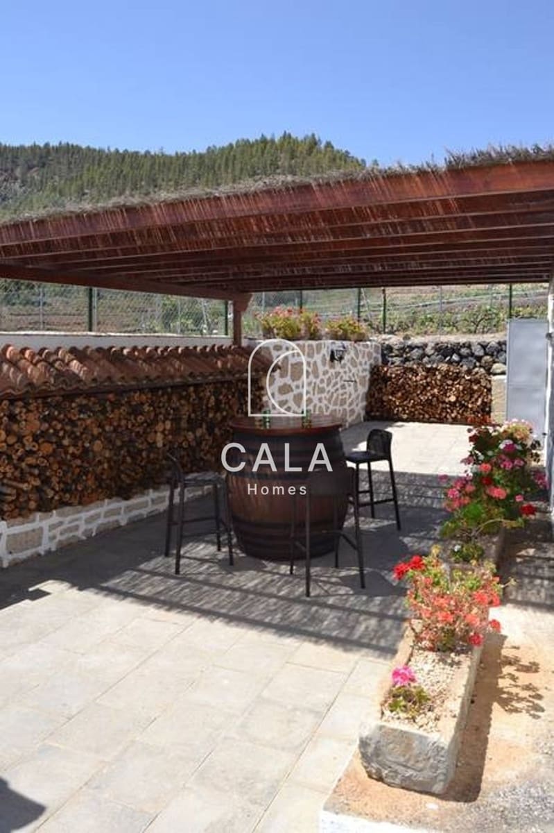 2 bedroom Villa for sale in Granadilla de Abona - € 425,000 (Ref: 8738937)