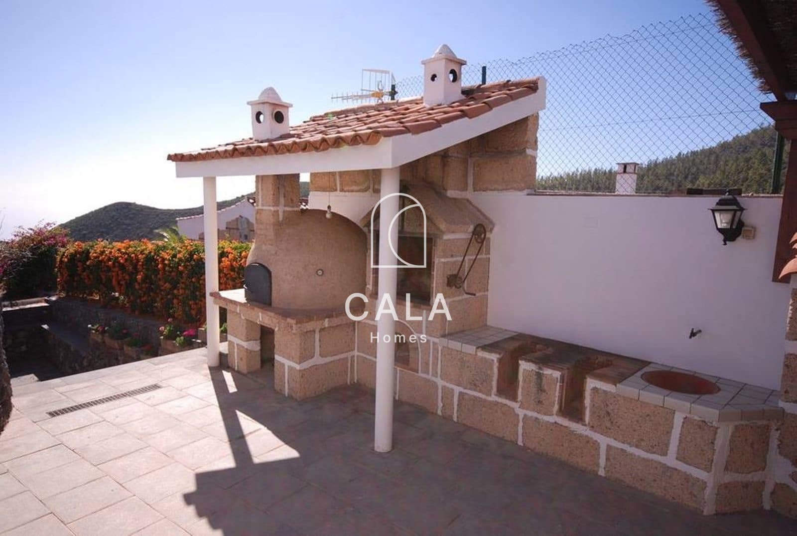 2 bedroom Villa for sale in Granadilla de Abona - € 425,000 (Ref: 8738937)