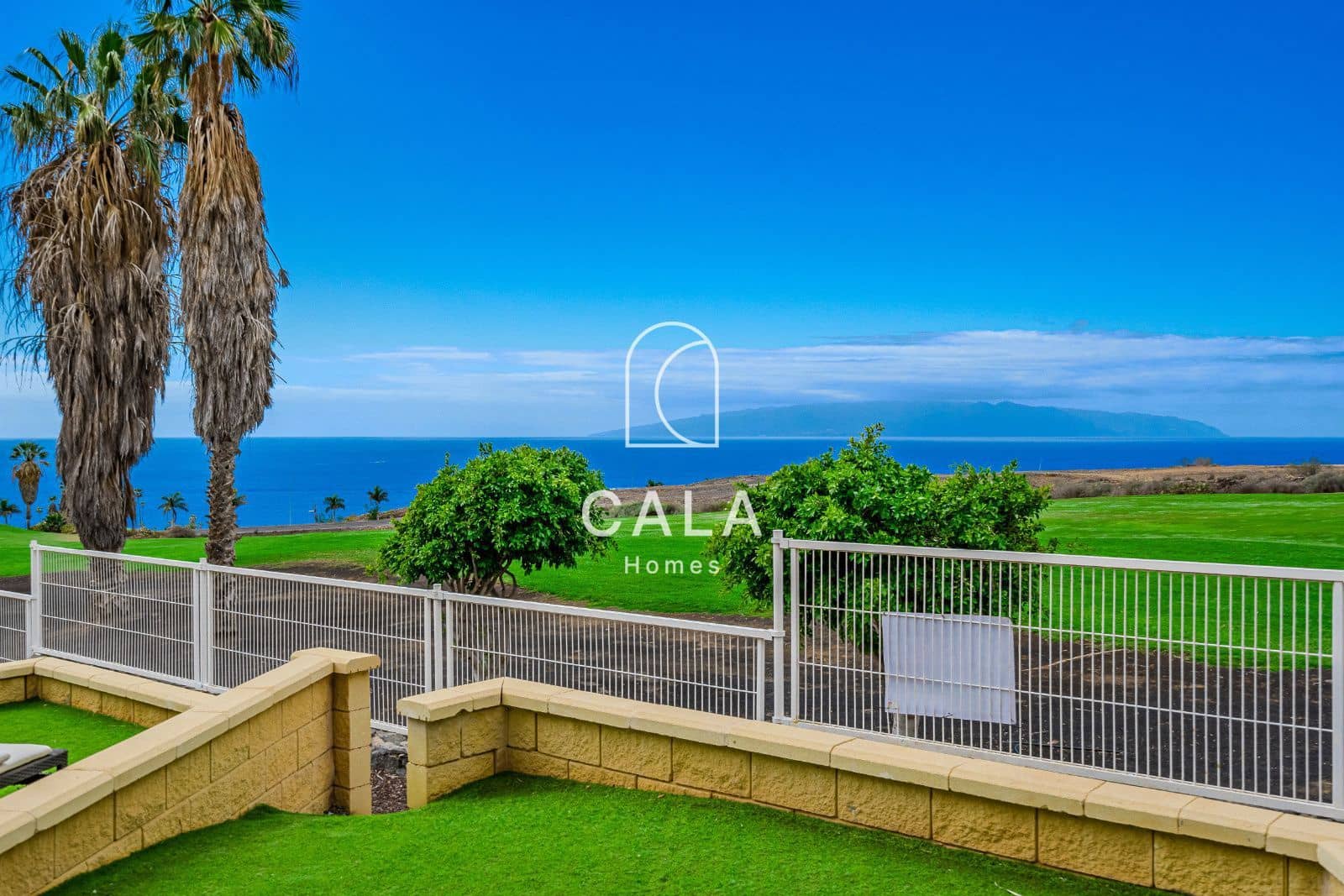 2 soveværelse Byhus til salg i La Caleta Adeje med swimmingpool garage - € 595.000 (Ref: 8816454)