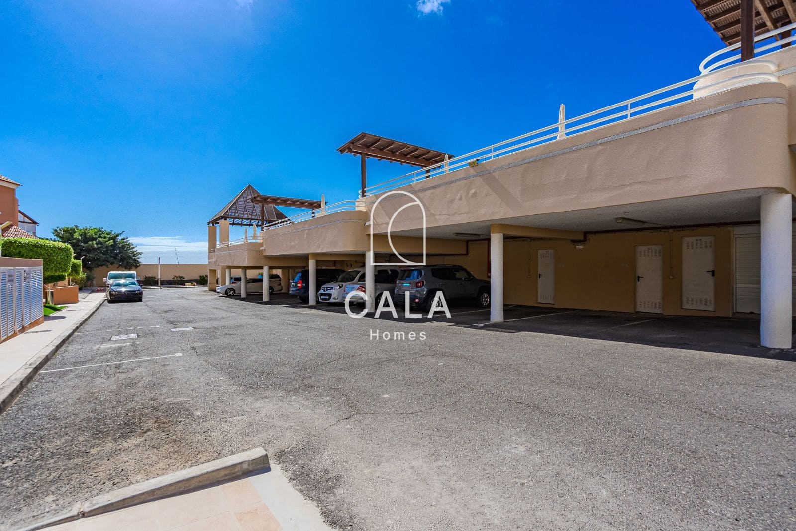 2 soveværelse Byhus til salg i La Caleta Adeje med swimmingpool garage - € 595.000 (Ref: 8816454)