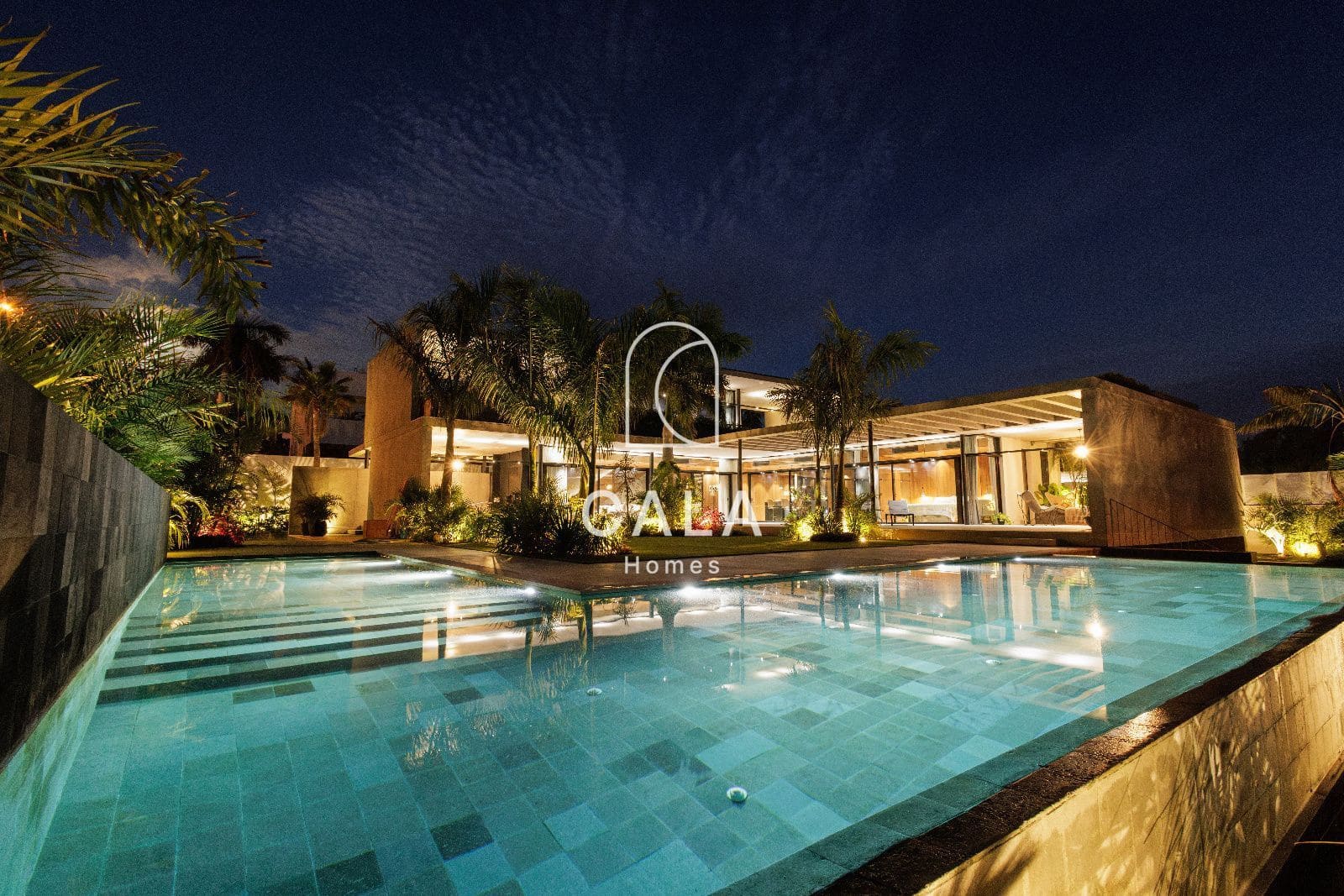 4 soverom Villa til salgs i Playa Paraiso med svømmebasseng garasje - € 5 500 000 (Ref: 8823816)